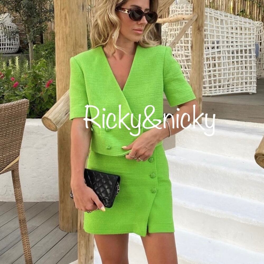 Zara Neon Green Textured Skirt Bloggers Favorite Size Medium